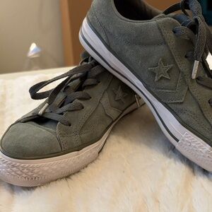 CONVERSE Olive green Chuck Taylor suede All Stars Star Sneakers Size 7
